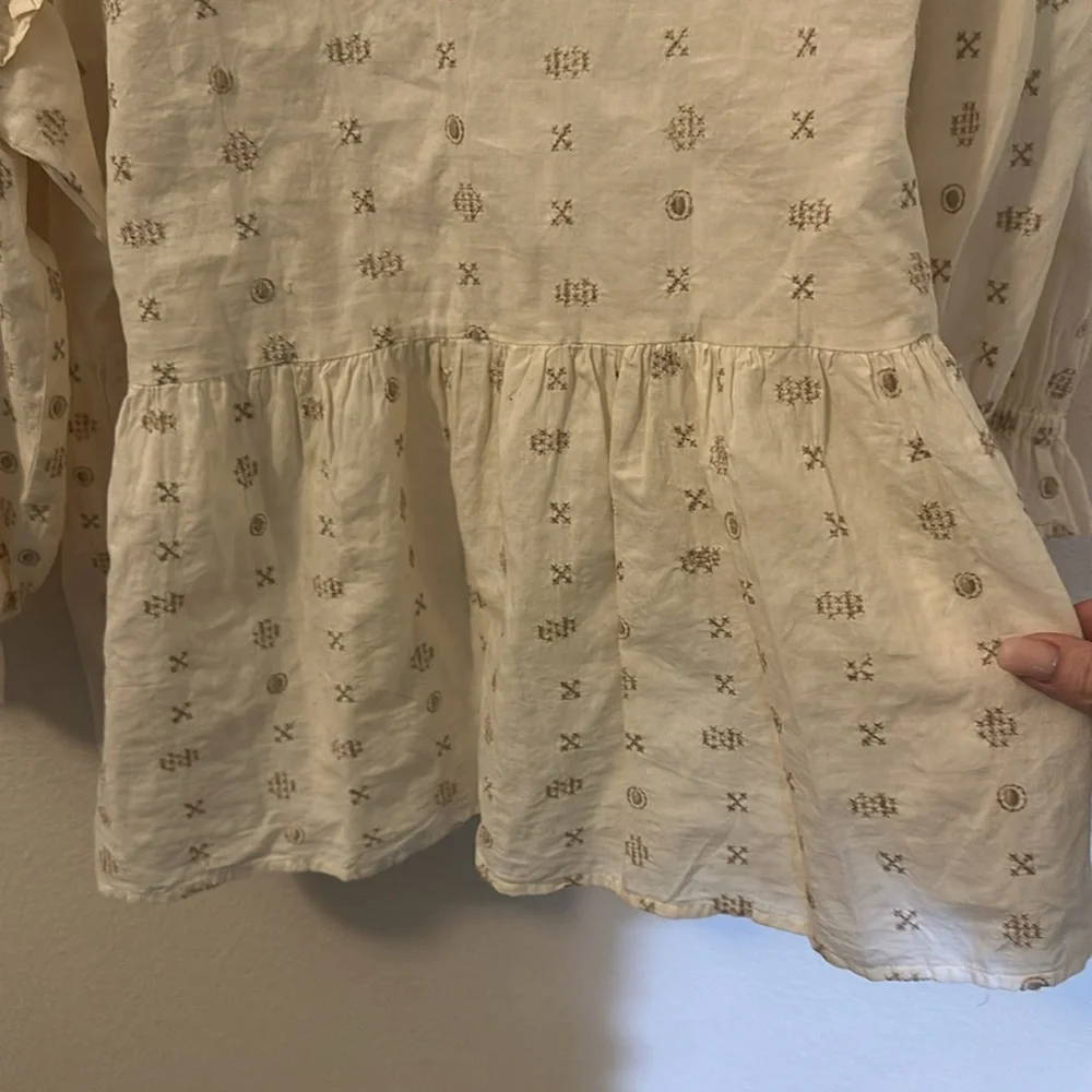 Universal Threads - Picture 4 of 6